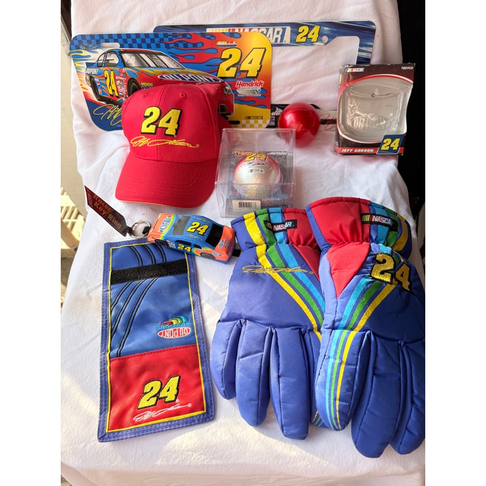 Jeff Gordon NASCAR 24 Racing‎ Collectible Lot Hat Gloves Keychain Car - Picture 2 of 2